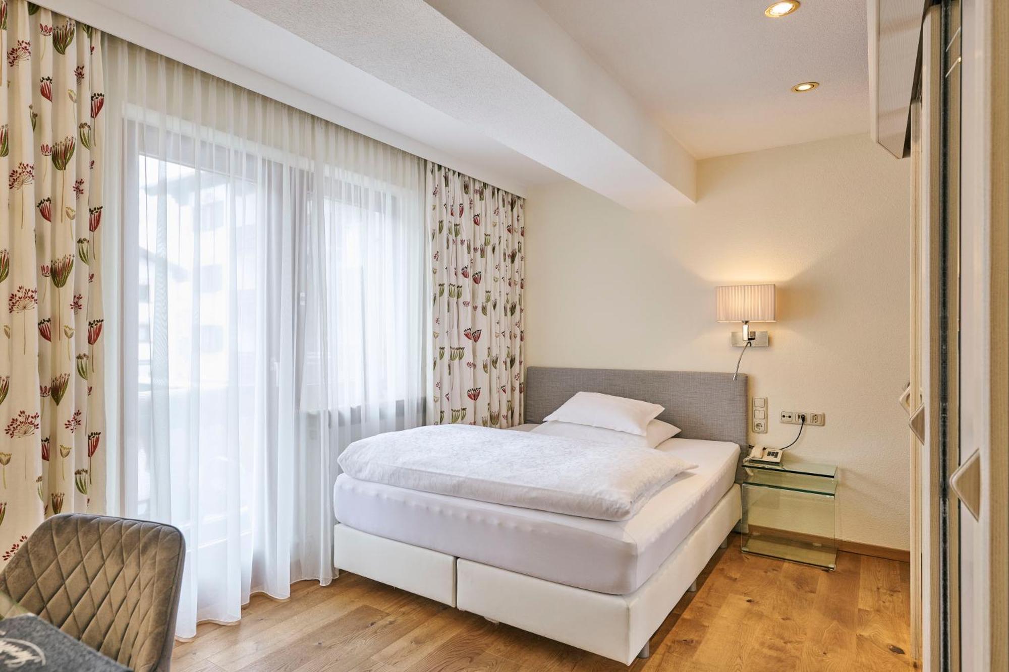 Hotel Garni Sursilva เลคอัมอาร์ลแบร์ก ภายนอก รูปภาพ
