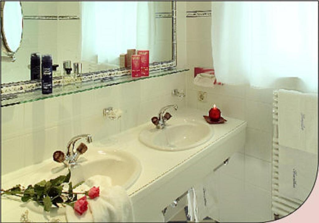 Hotel Garni Sursilva เลคอัมอาร์ลแบร์ก ห้อง รูปภาพ