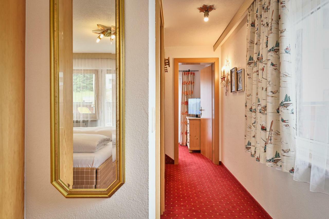 Hotel Garni Sursilva เลคอัมอาร์ลแบร์ก ภายนอก รูปภาพ